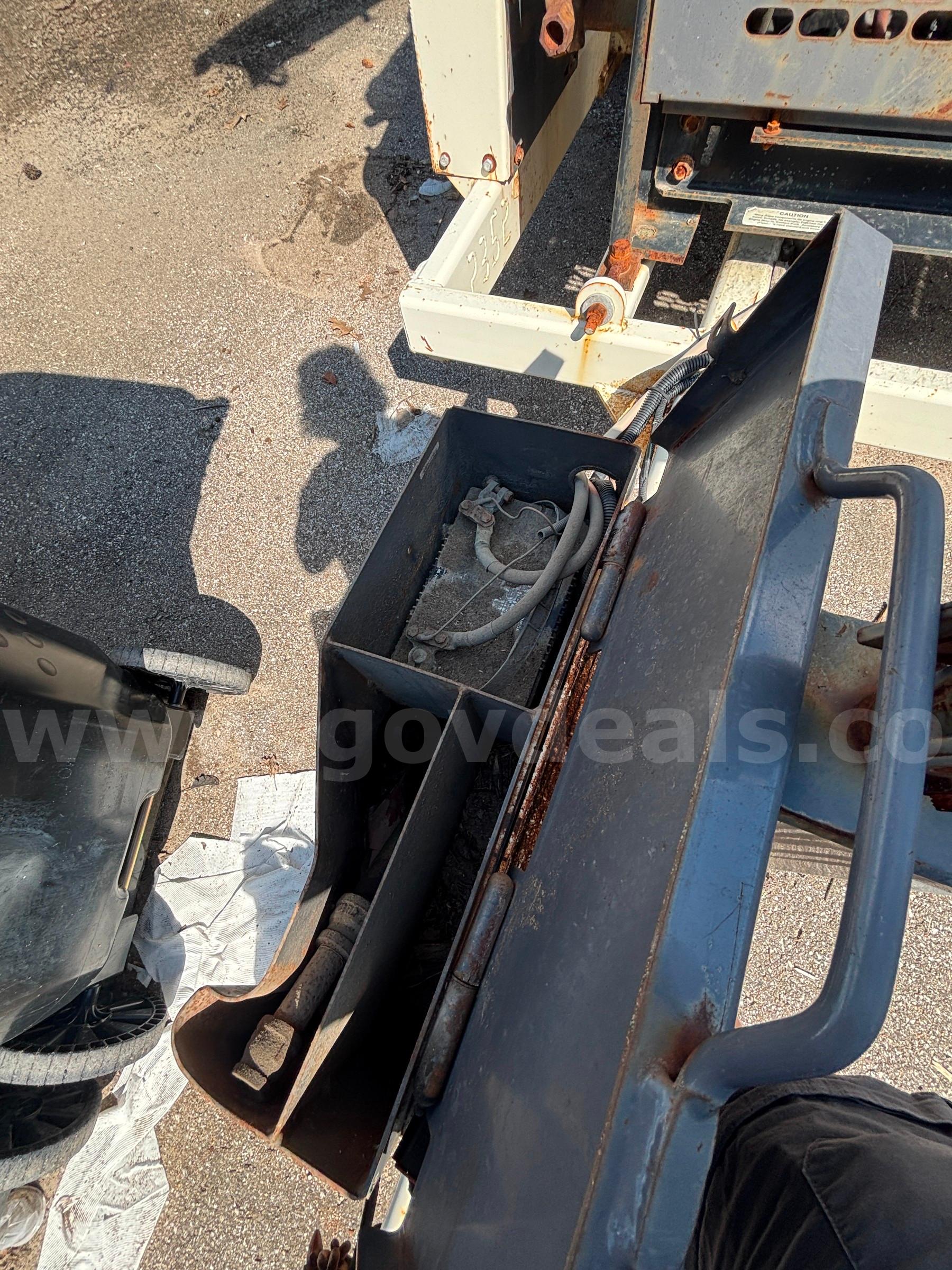 2013 TEREX Woodsman 750 Chipper TEREX 750 Government Surplus Auction - Photo #6