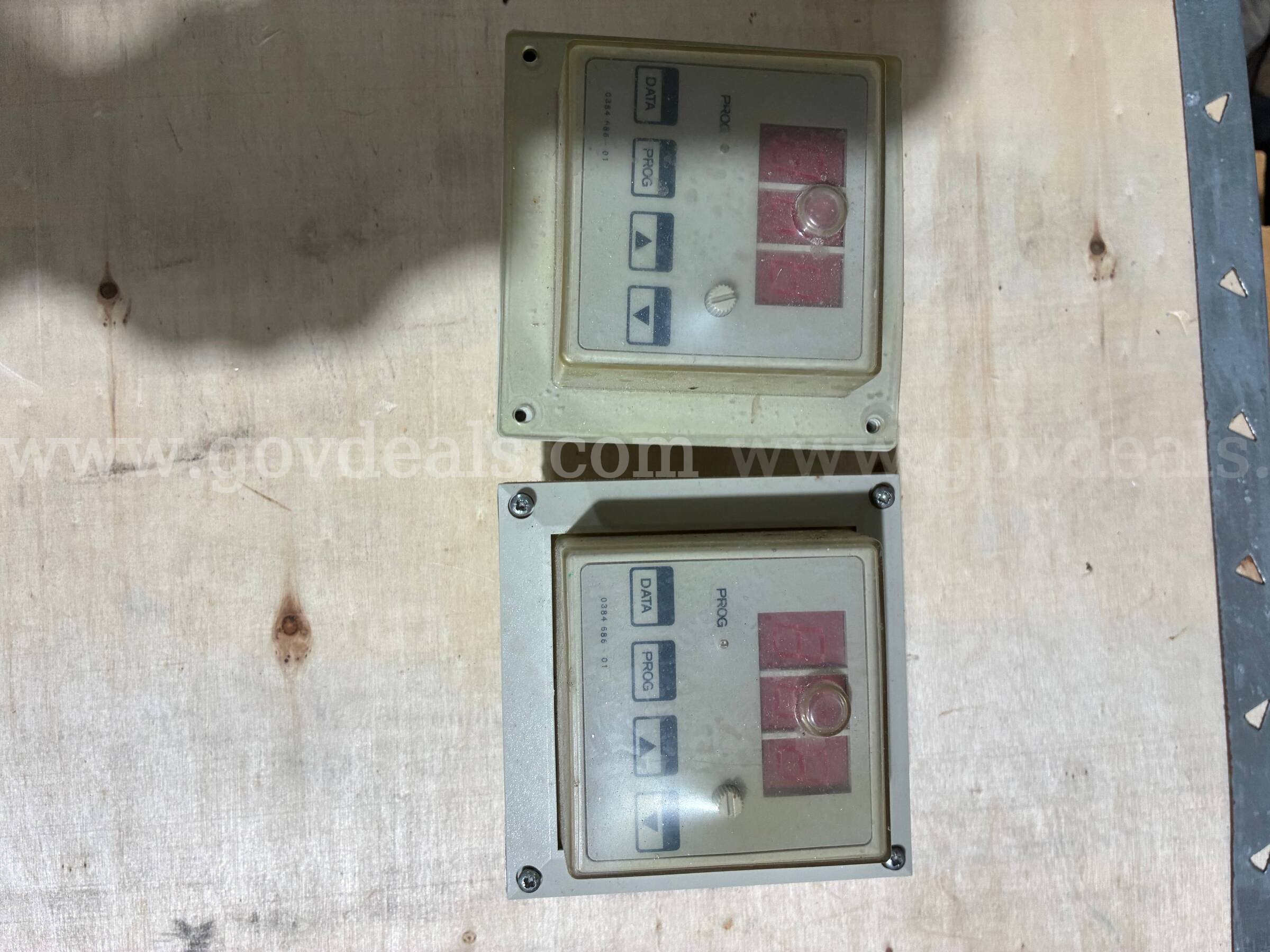 Schneider Altistart 48 remote terminal Schneider Electric VW3648101 Government Surplus Auction - Photo #4