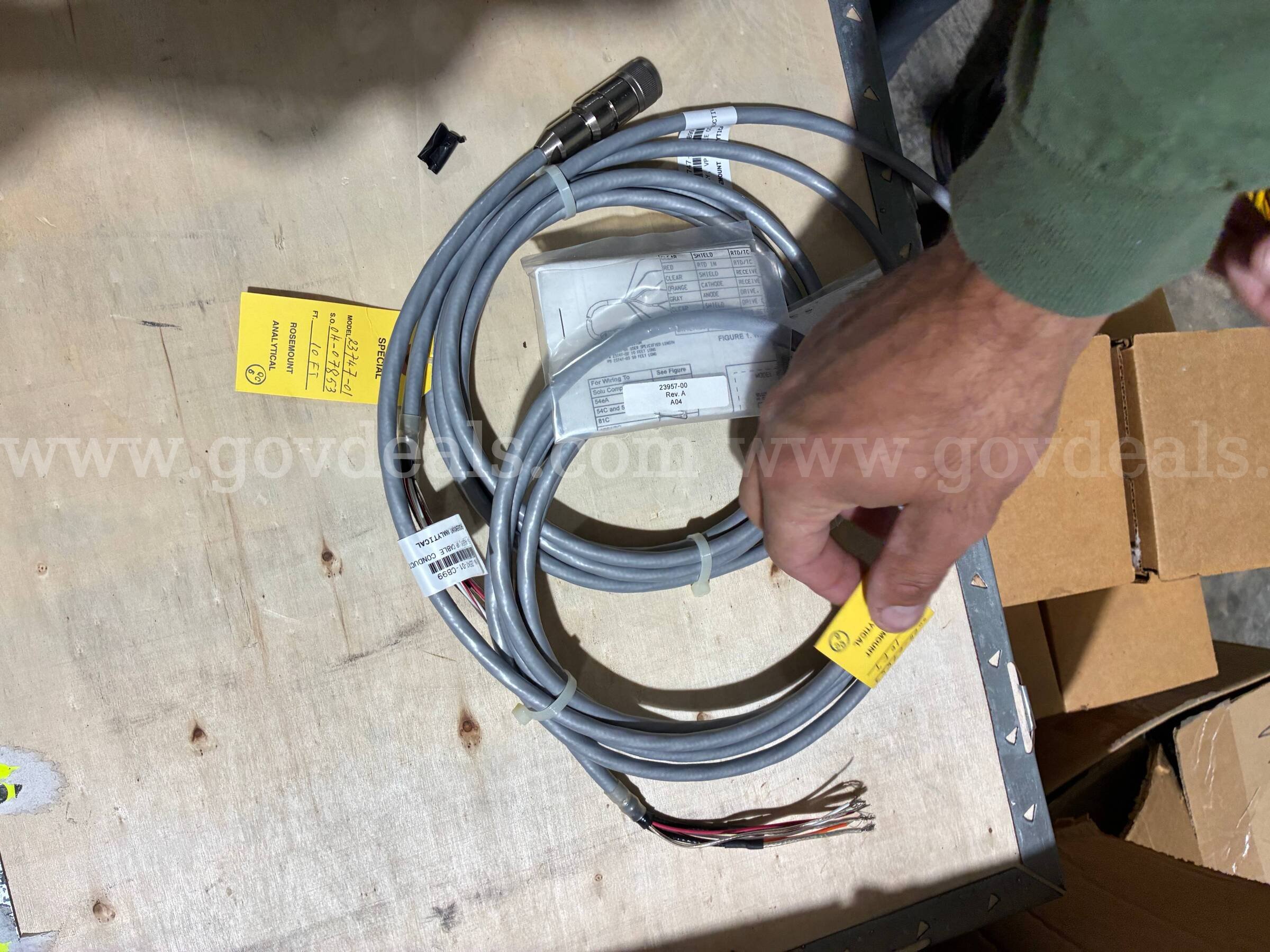 Signal cables for sensors Rosemount 23747-01 and 23645-02 Government Surplus Auction - Photo #3