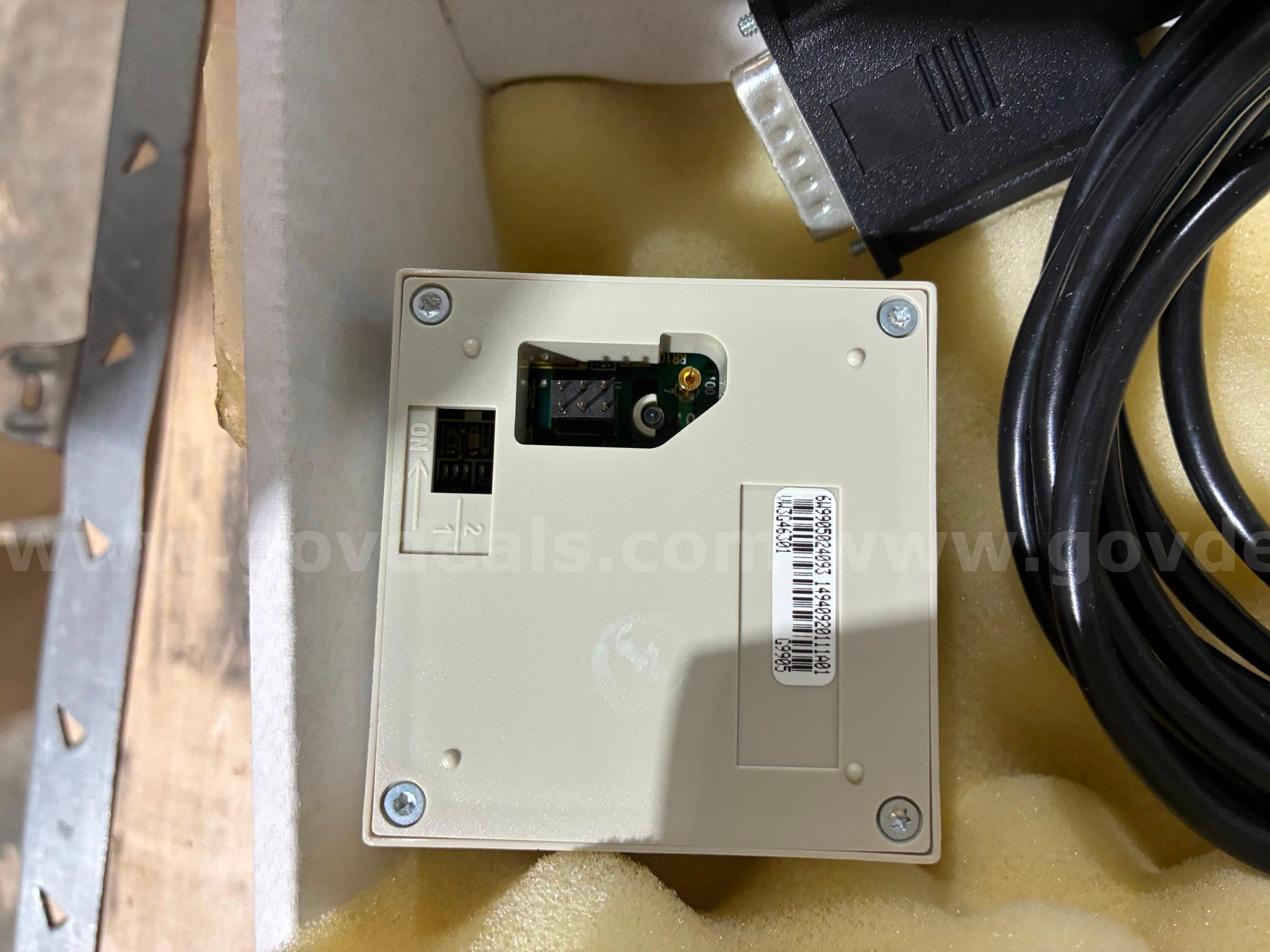 Telemecanique ATS 46 display and cable Telem VW3G46301U Government Surplus Auction - Photo #2