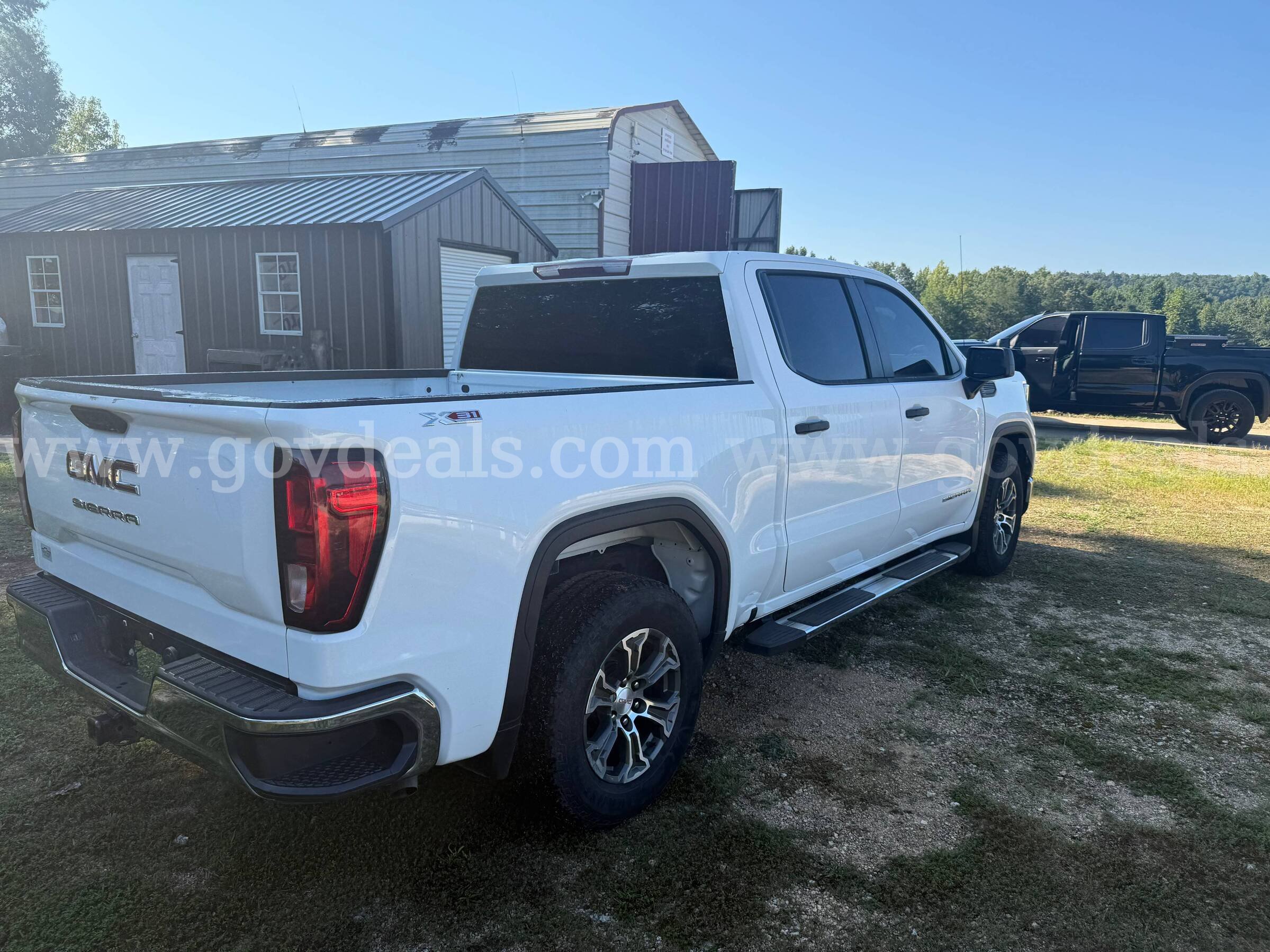 2022 GMC Sierra 1500 GMC Sierra Government Surplus Auction - Photo #4