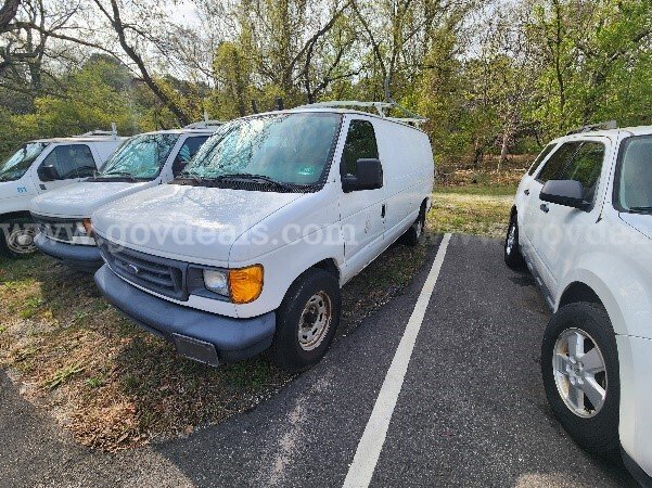 2006 Ford Econoline Ford Econoline Government Surplus Auction - Primary Photo