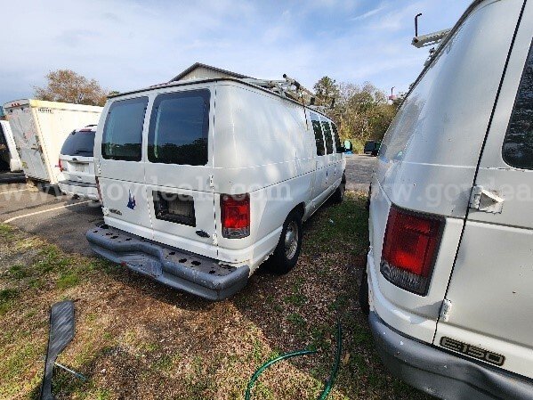 2006 Ford Econoline Ford Econoline Government Surplus Auction - Photo #2