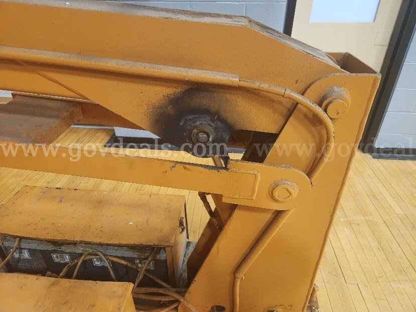 1989 Strato KRX-20 Strato Lift - Serial # 8982 Strato 8982 Government Surplus Auction - Photo #2