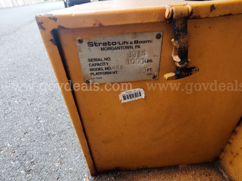 1989 MRX-25 Strato Lift Strato MRX-25 Government Surplus Auction - Photo #3