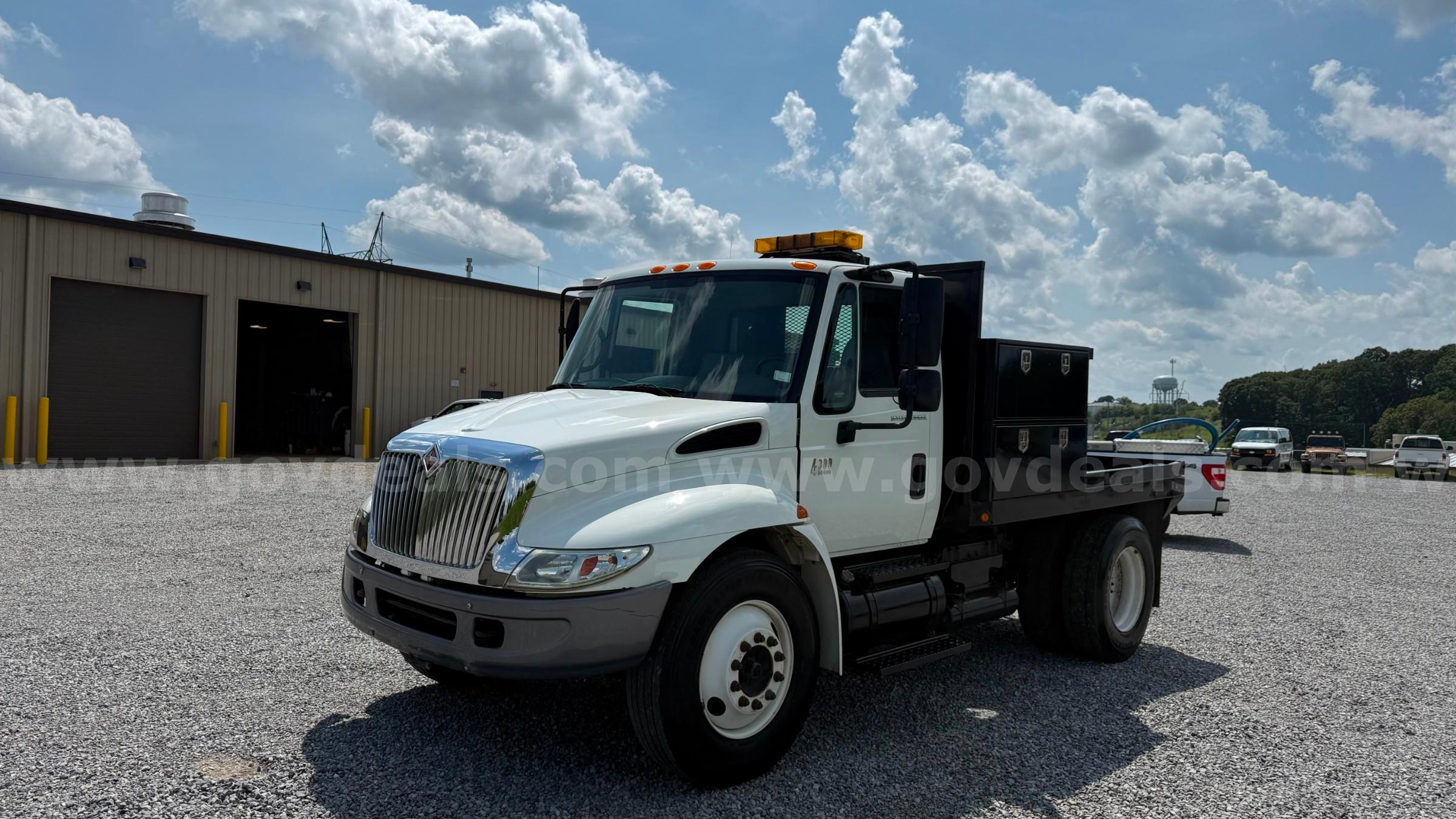 2007 International 4300 International 4300 Government Surplus Auction - Photo #3