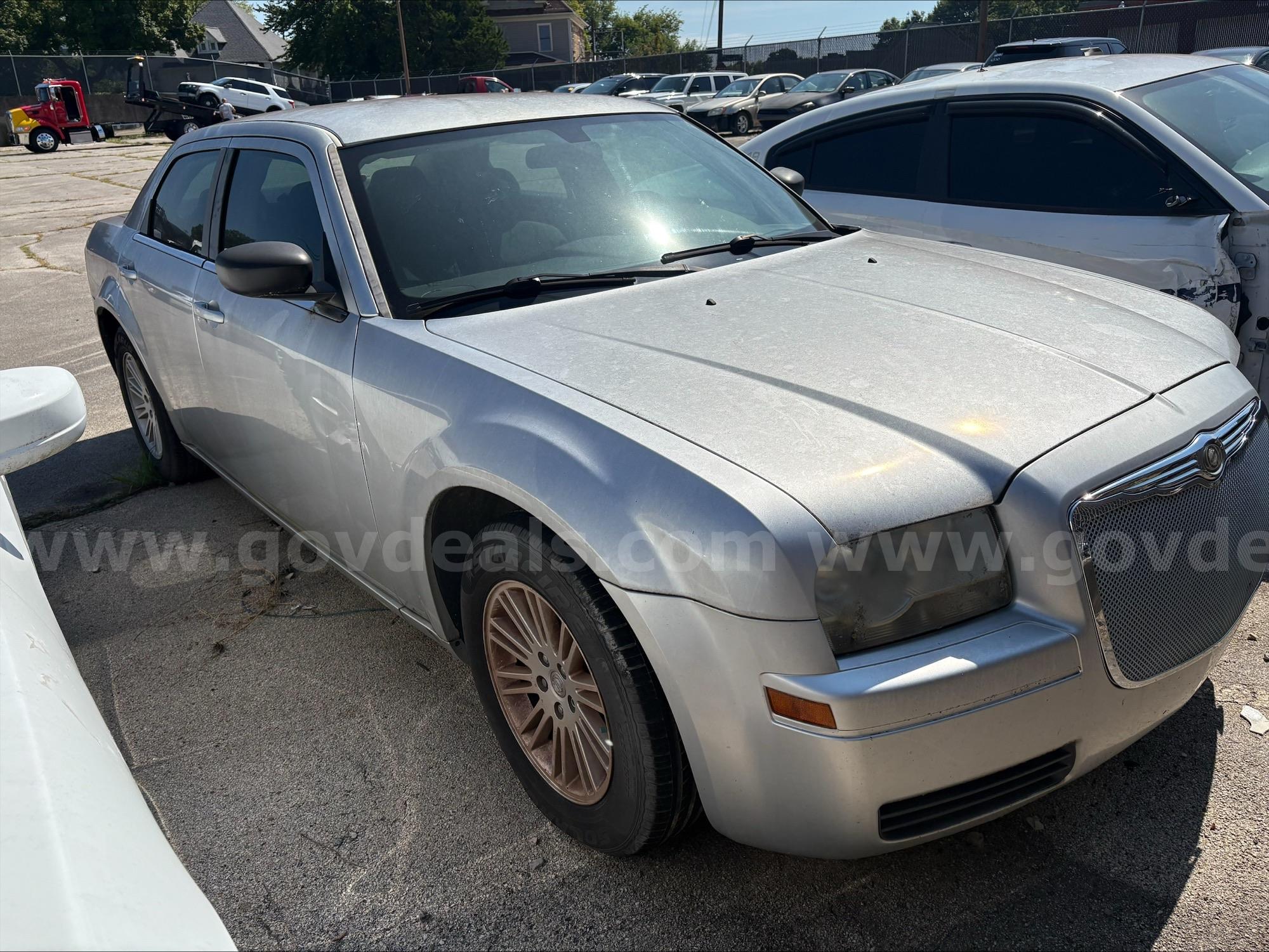 2009 Chrysler 300 (NO TITLE) (ABANDONED, STOLEN, AND/OR RECOVERED PROPERTY) Chrysler 300 Government Surplus Auction - Photo #2