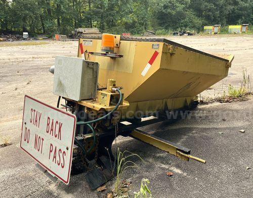 2006 Flink Hopper Spreader (224260 NB DOT) FLINK FM8HHSGA Government Surplus Auction - Photo #2