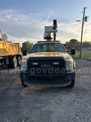 2012 Ford F-550 (225180 NB DOT)