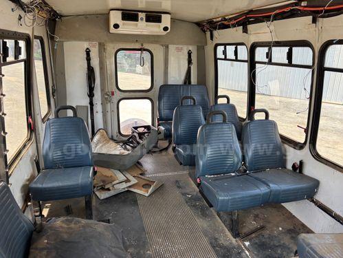 2016 Ford Econoline E-350 (225373 BT) Ford E-350 Government Surplus Auction - Photo #5