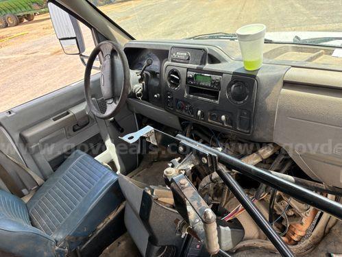 2016 Ford Econoline E-350 (225373 BT) Ford E-350 Government Surplus Auction - Photo #6