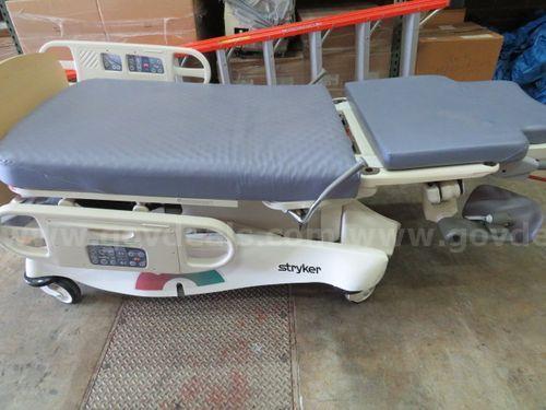 STRYKER BIRTHING BED (225224 AJ) STRYKER LD304 Government Surplus Auction - Photo #2