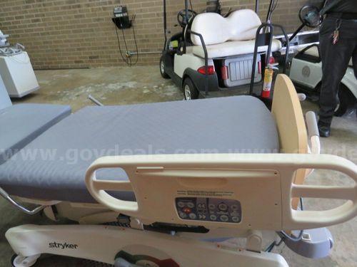 STRYKER BIRTHING BED (225224 AJ) STRYKER LD304 Government Surplus Auction - Photo #3