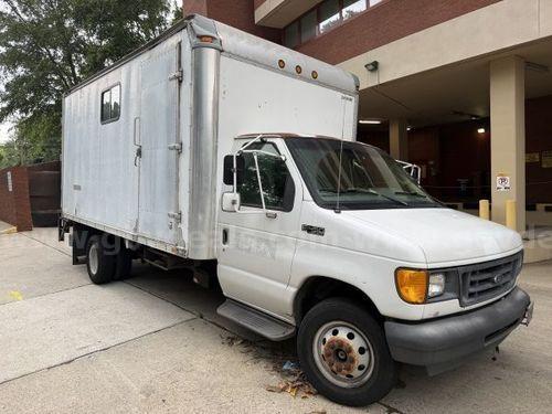 2003 Ford Econoline (223670 NB)