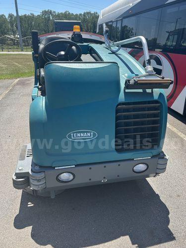 2016 TENNANT T206811 FLOOR SCRUBBER (225541 NB)