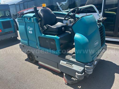 2016 TENNANT T206811 FLOOR SCRUBBER (225541 NB) TENNANT T20 Government Surplus Auction - Photo #2