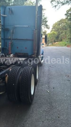 2006 Freightliner ST120 (225341 NB) Freightliner ST120 Government Surplus Auction - Photo #2