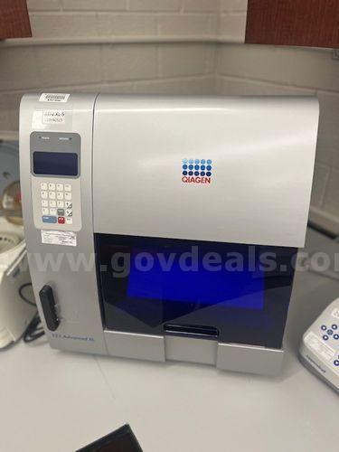 Quantification Instrument,  Bio-Robot Qiagen, M-VAC Unit Equipment (225757 DC)   Government Surplus Auction - Photo #2