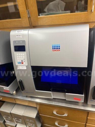 Quantification Instrument,  Bio-Robot Qiagen, M-VAC Unit Equipment (225757 DC)   Government Surplus Auction - Photo #3