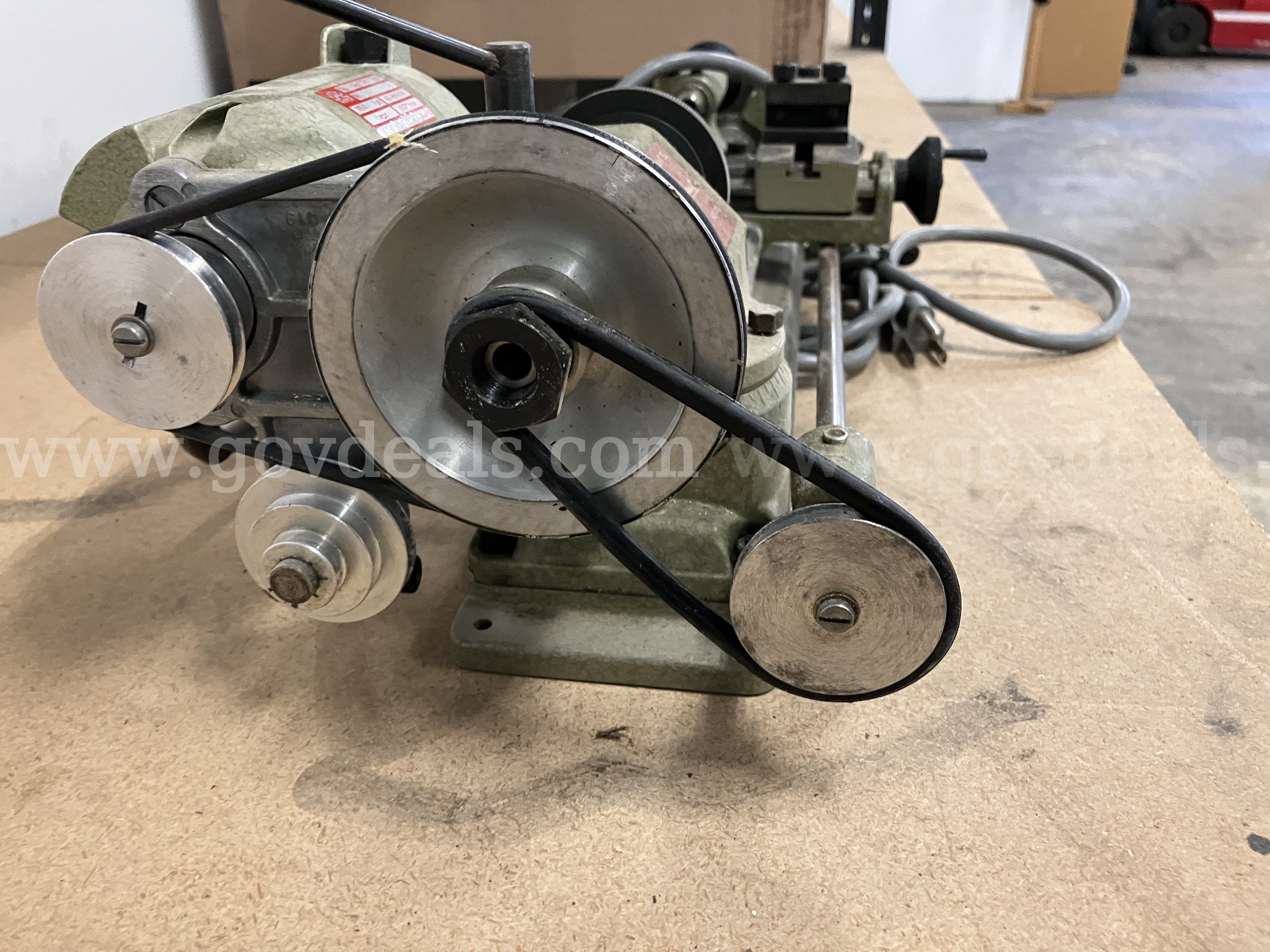 Model SL  Vintage Metal Lathe Unimat DB 200 Government Surplus Auction - Photo #4