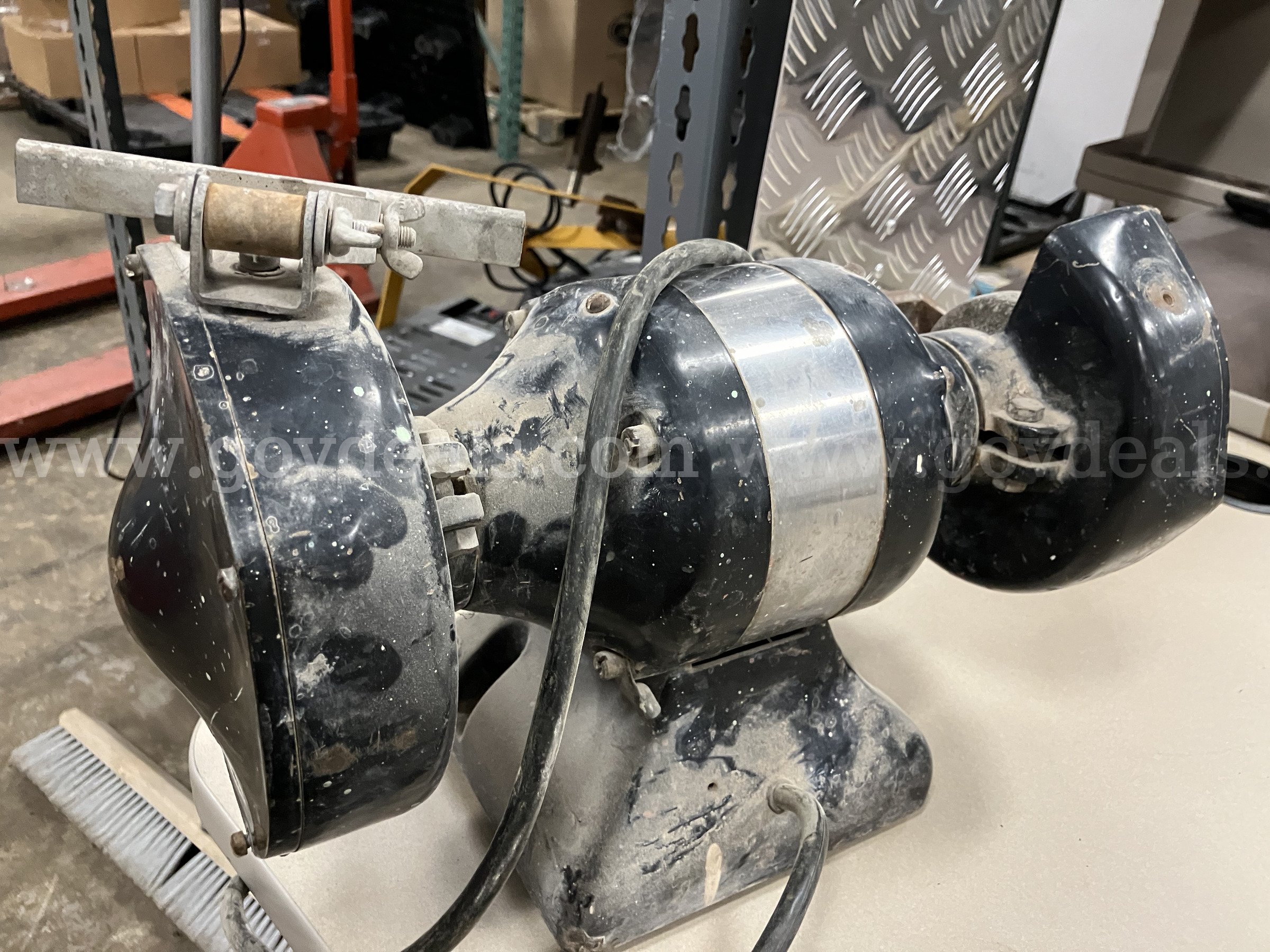 Double Wheel Bench Grinder   Government Surplus Auction - Photo #2