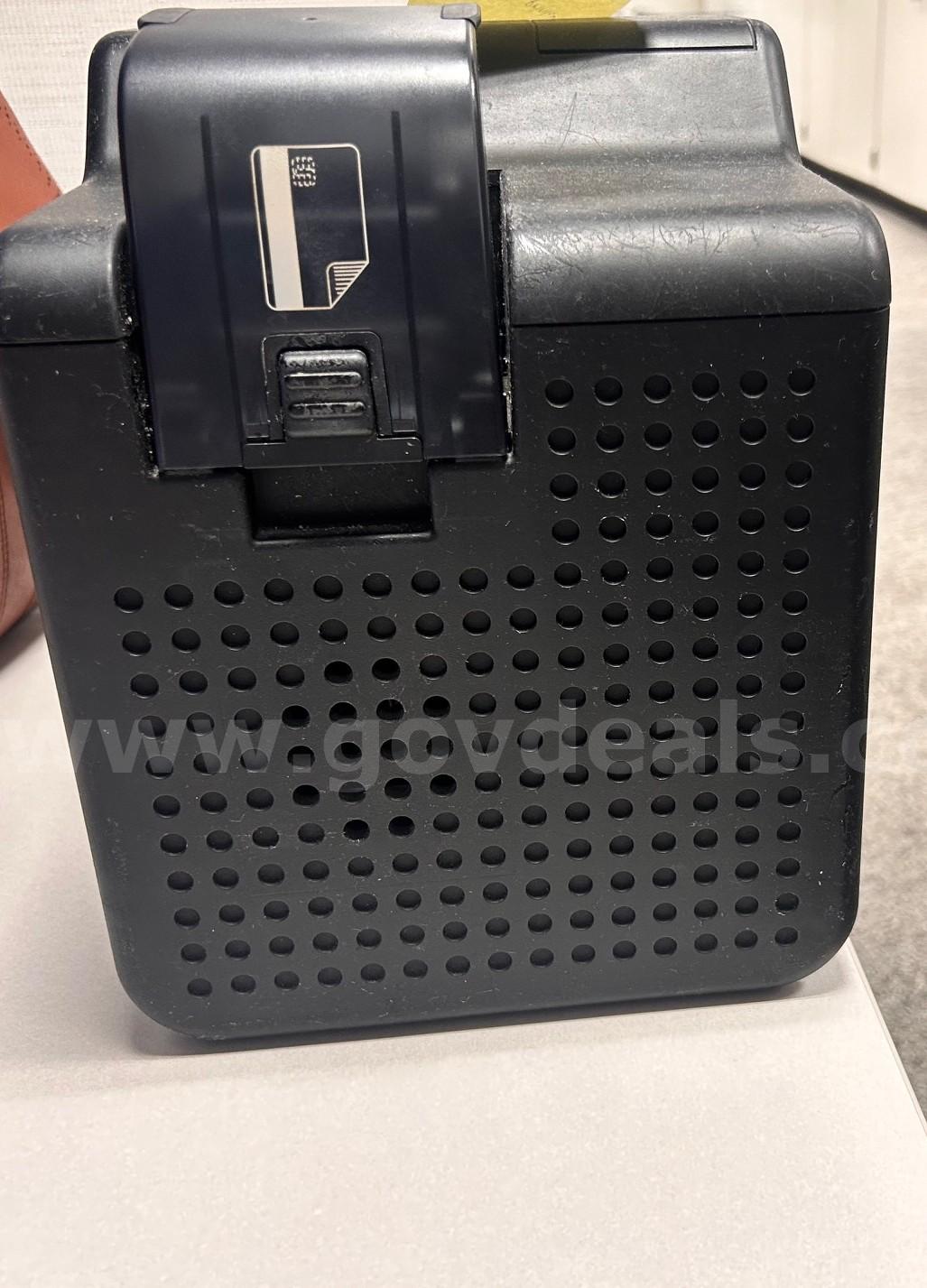 HID ENCODER AND PRINTER FARGO HDP5600 ( 2 COLOR RIBBONS/ 3 RETRANSFER FILMS)  FARGO HDP5600 Government Surplus Auction - Photo #2