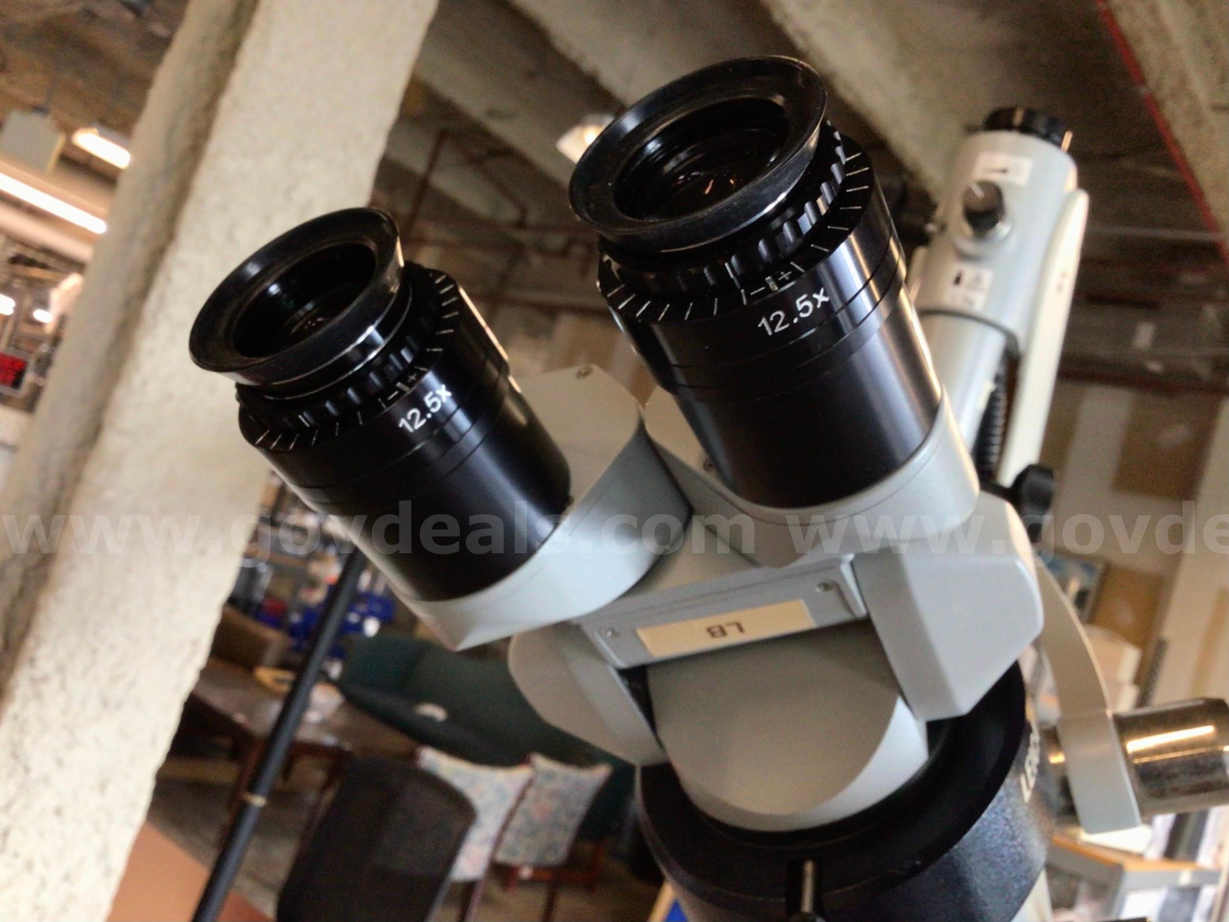 Zumax OMS2300 Surgery Microscope Zumax OMS2300 Government Surplus Auction - Photo #3