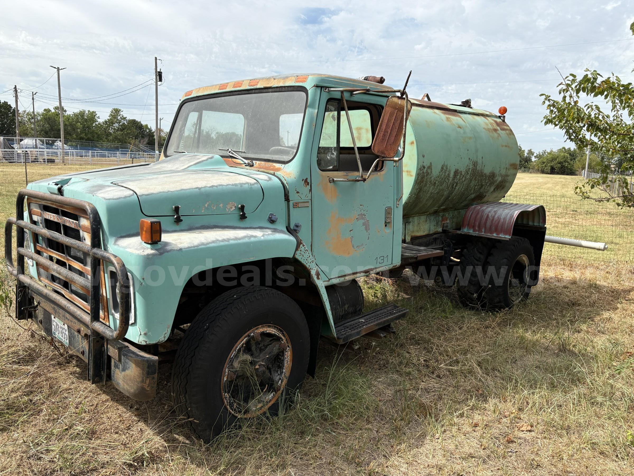 International Water Truck International  Government Surplus Auction - Primary Photo