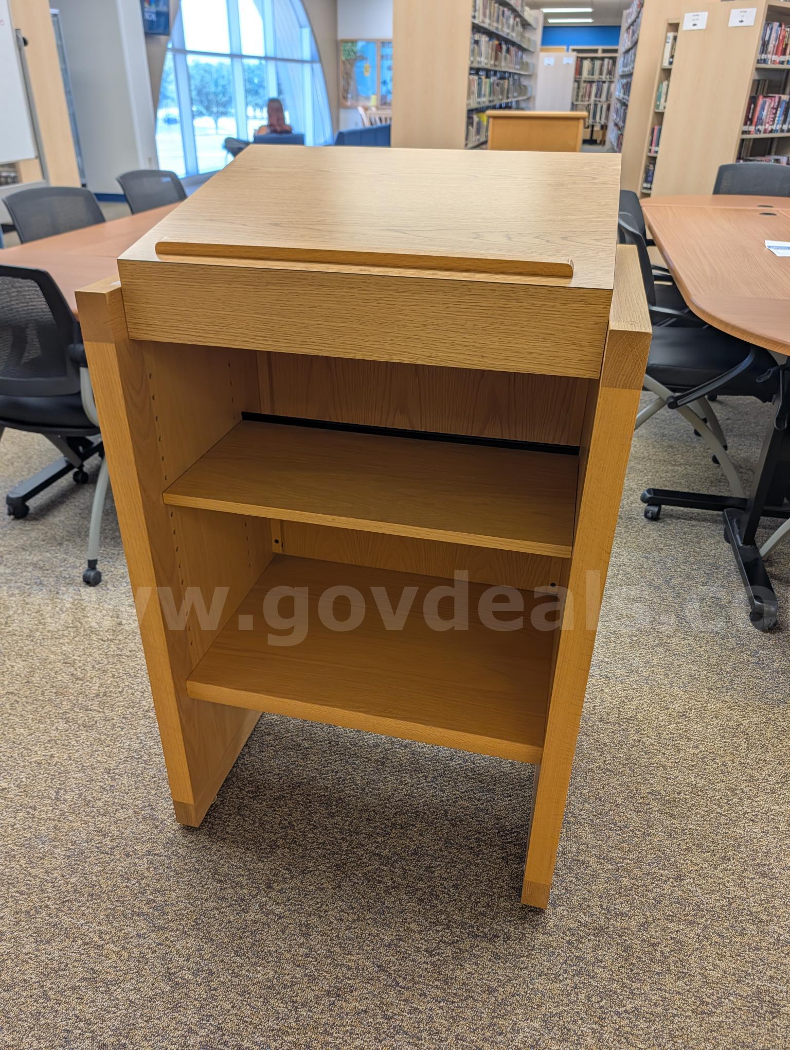 Wood Podium   Government Surplus Auction - Photo #2