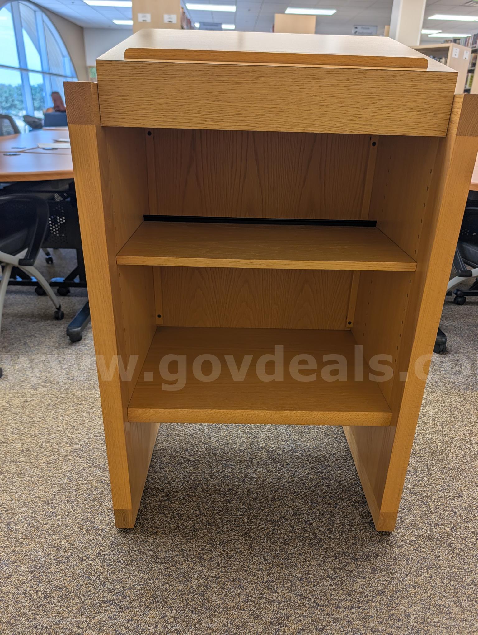 Wood Podium   Government Surplus Auction - Photo #4