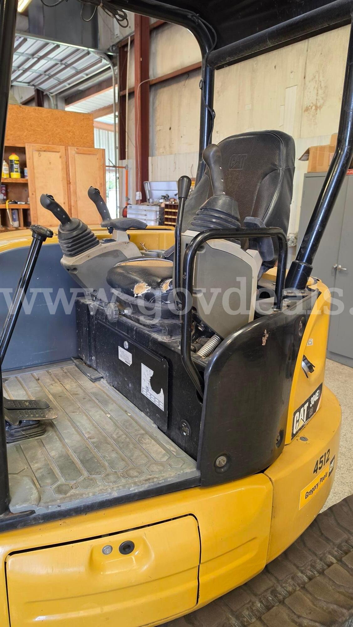 2015 Caterpillar Mini- Excavator Caterpillar 304E2 Government Surplus Auction - Photo #4