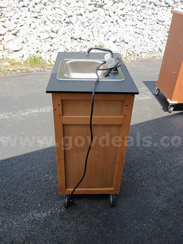 Portable Sink   Government Surplus Auction - Photo #2