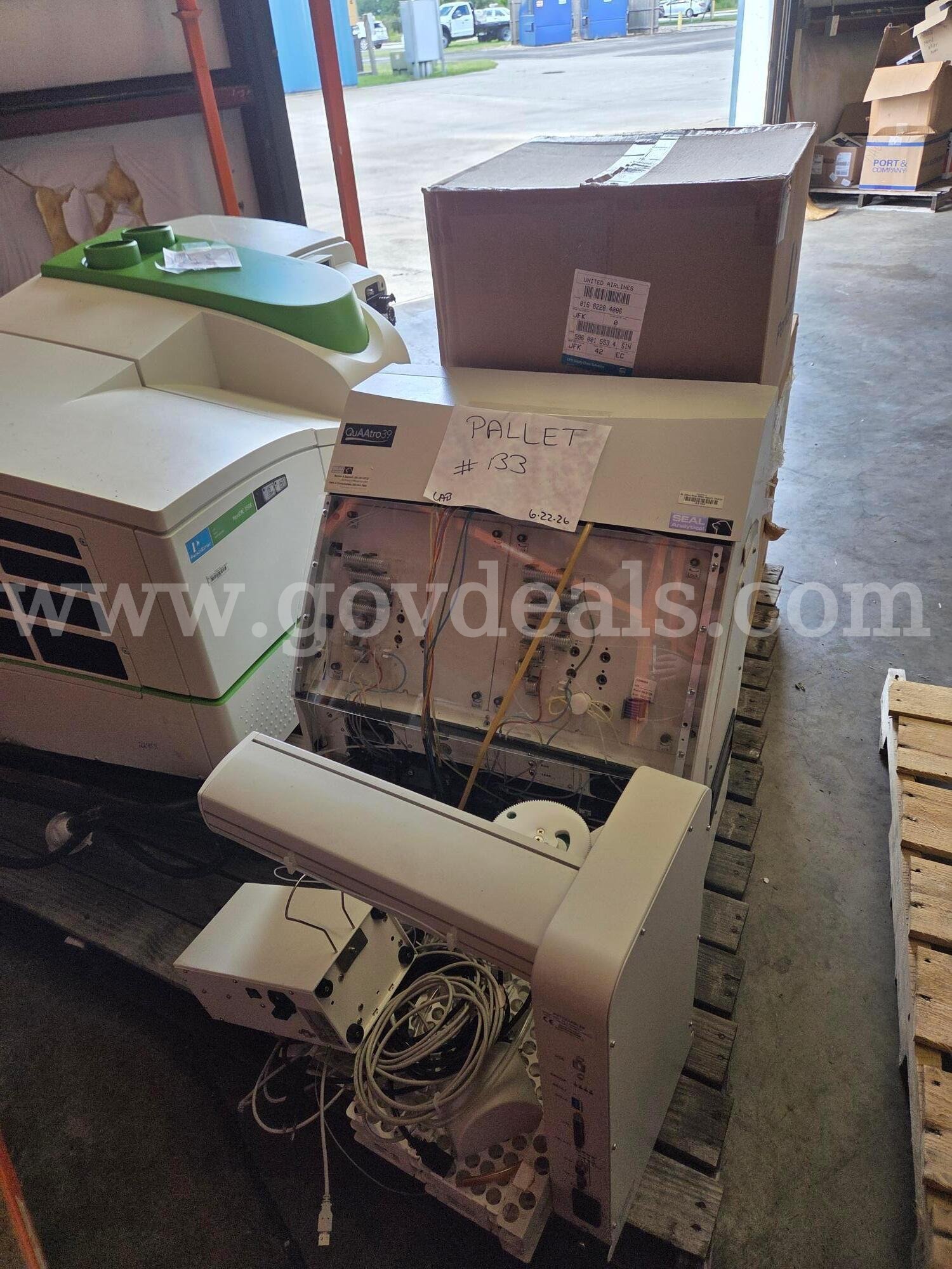 NEXION 300/350X ICP-MS, 2 CHANNEL QUAATRO 39 SYSTEM, TOTAL ORG CARBON AUTOANALYZER  300 Government Surplus Auction - Photo #6