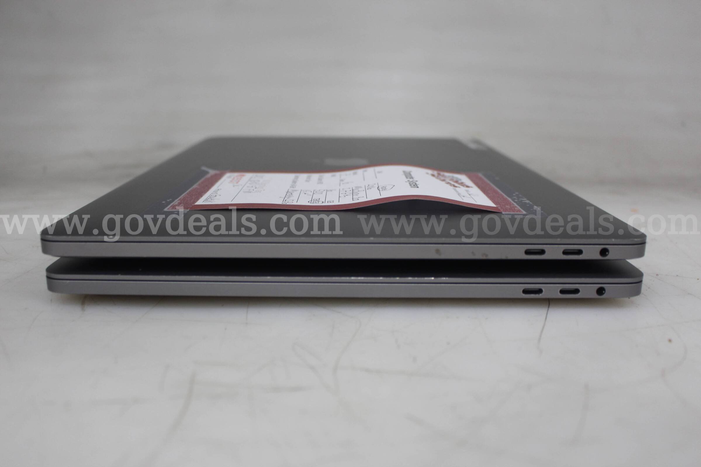 Lot of (2) Apple MacBook Pro Laptops Apple MacBook Pro Government Surplus Auction - Photo #3