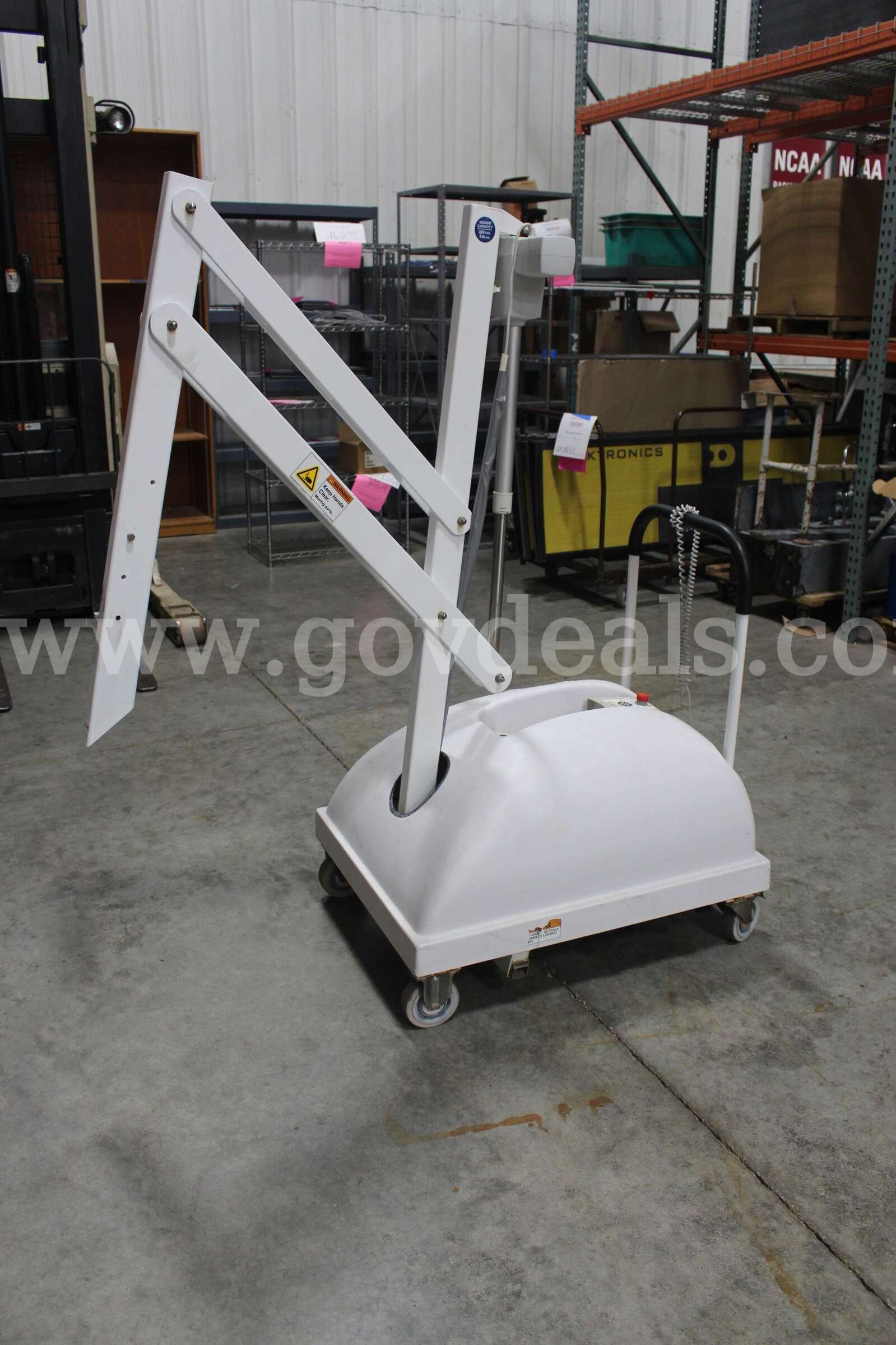 Portable Aquatic Patient Lift PAL 1000
