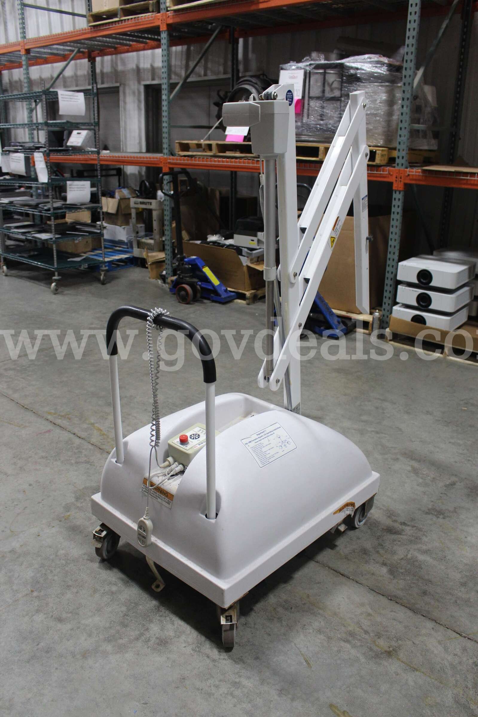 Portable Aquatic Patient Lift PAL 1000 SR Smith 1000 Government Surplus Auction - Photo #3