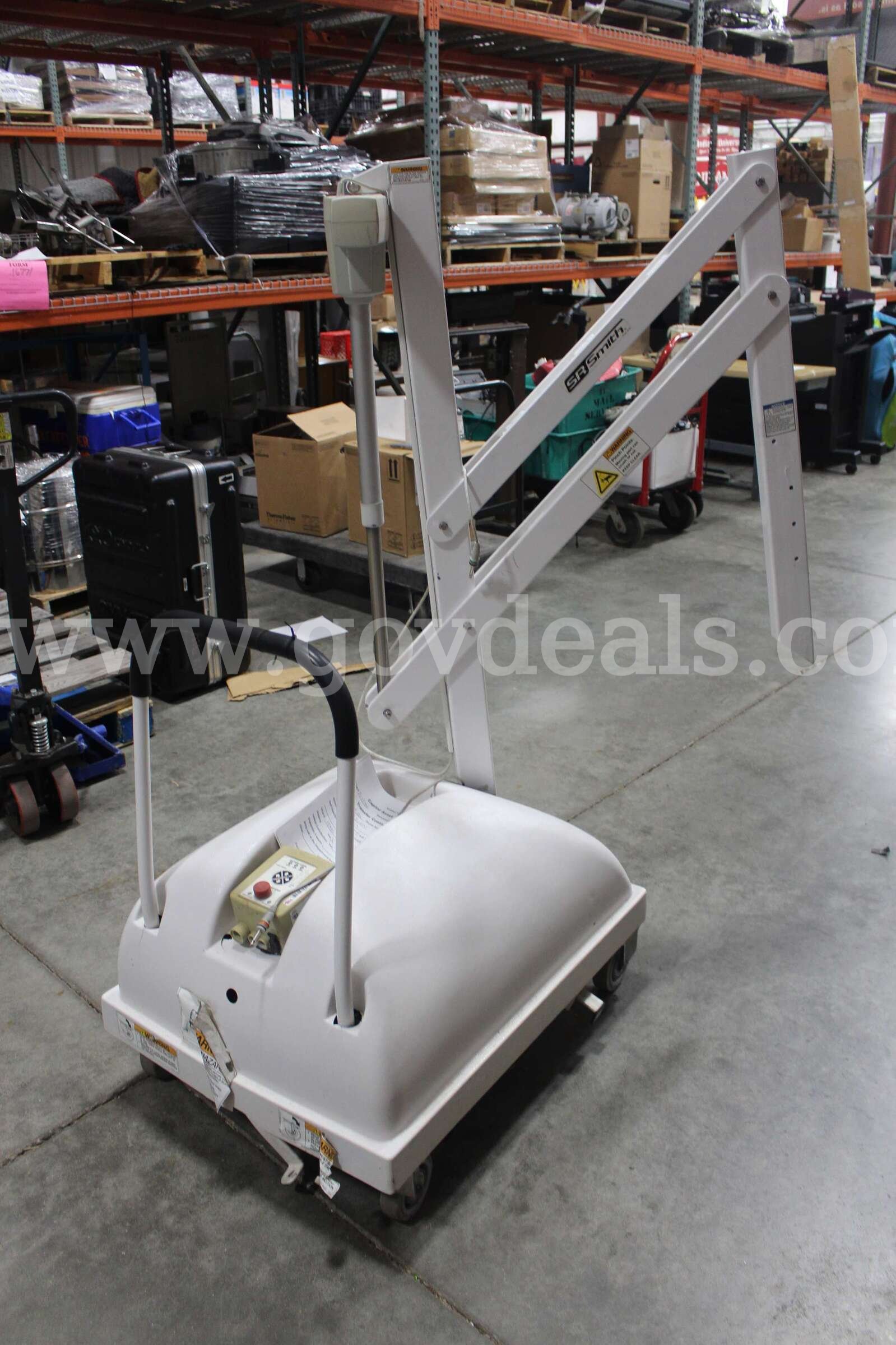 Portable Aquatic Patient Lift PAL 1000 SR Smith 1000 Government Surplus Auction - Photo #3