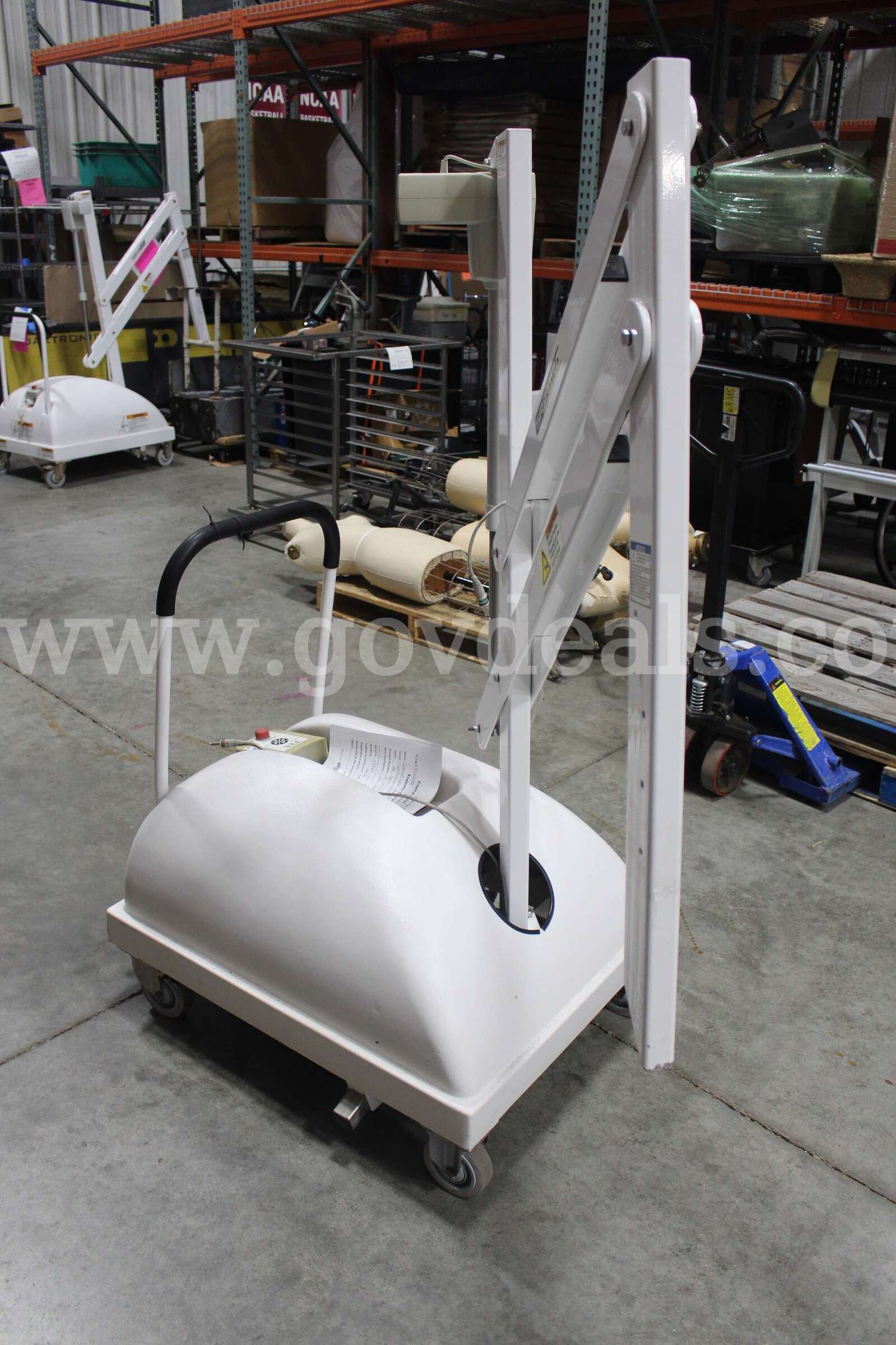 Portable Aquatic Patient Lift PAL 1000 SR Smith 1000 Government Surplus Auction - Photo #4