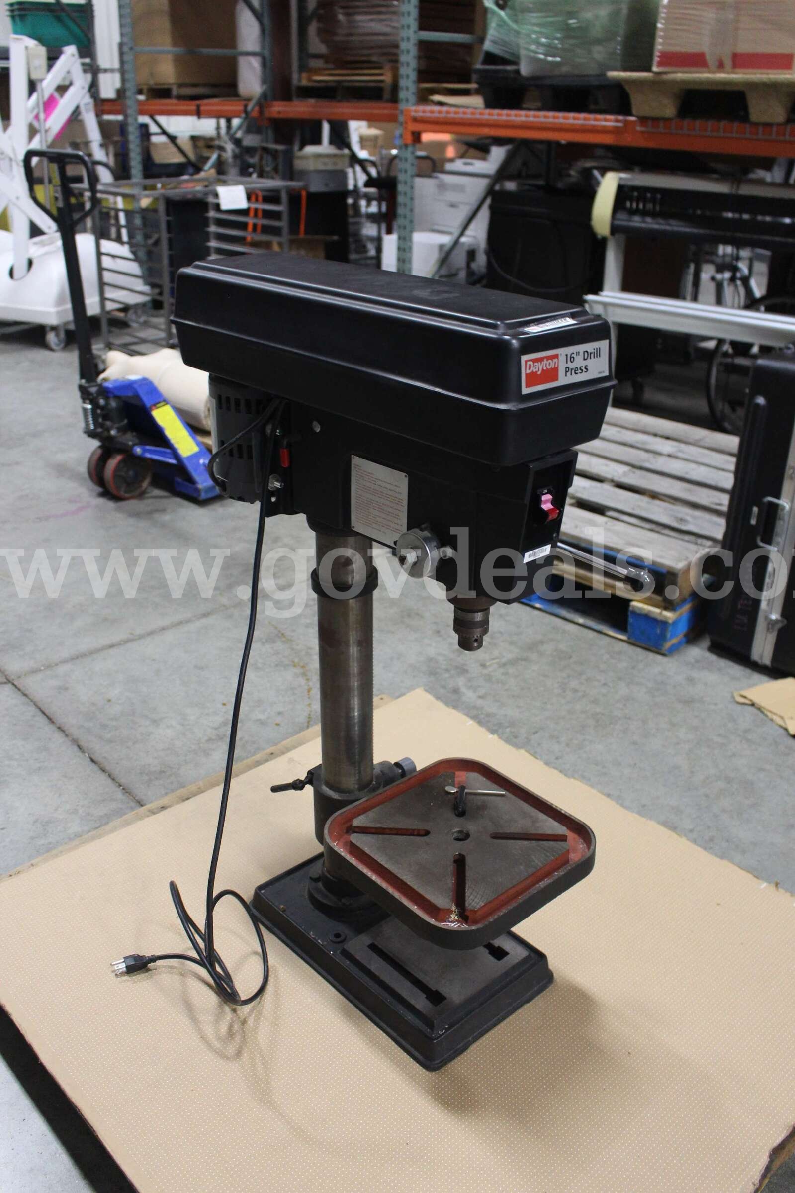 (1) Dayton 5-Speed 16" Drill Press Dayton 5Z146C Government Surplus Auction - Photo #4