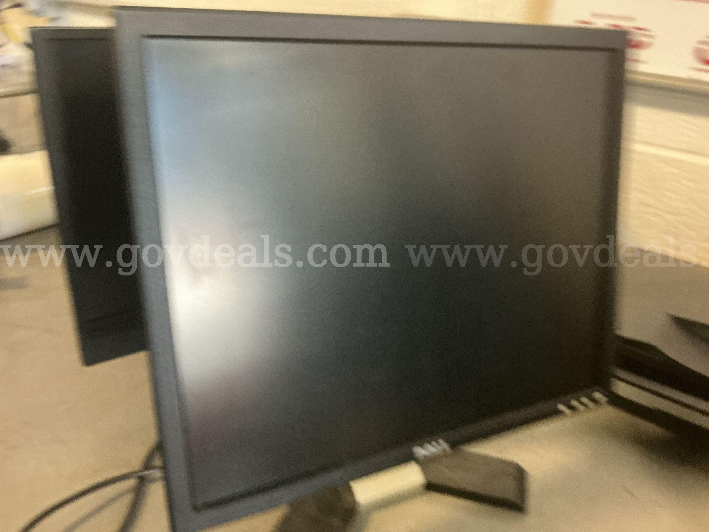 COMPUTER MONITORS - 10 UNITS (NON WORKING) SEE PHOTOS VARIOUS/SEE PHOTOS Government Surplus Auction - Photo #5