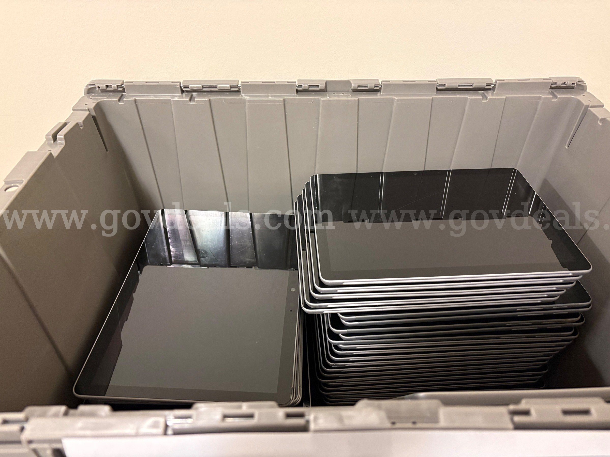 Parts Only! Microsoft Surface Go 100 Units Microsoft 100 Government Surplus Auction - Photo #2