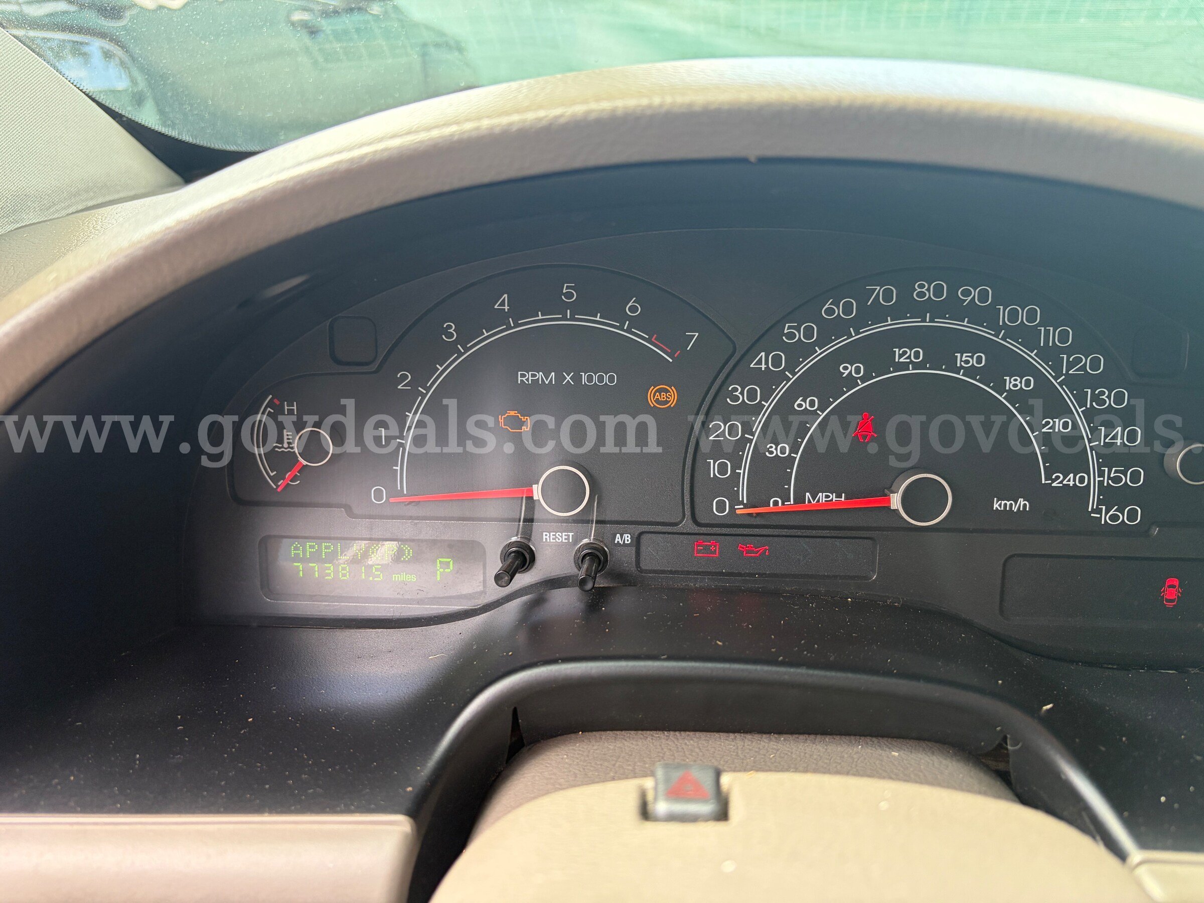 2004 Lincoln LS Lincoln LS Government Surplus Auction - Photo #2