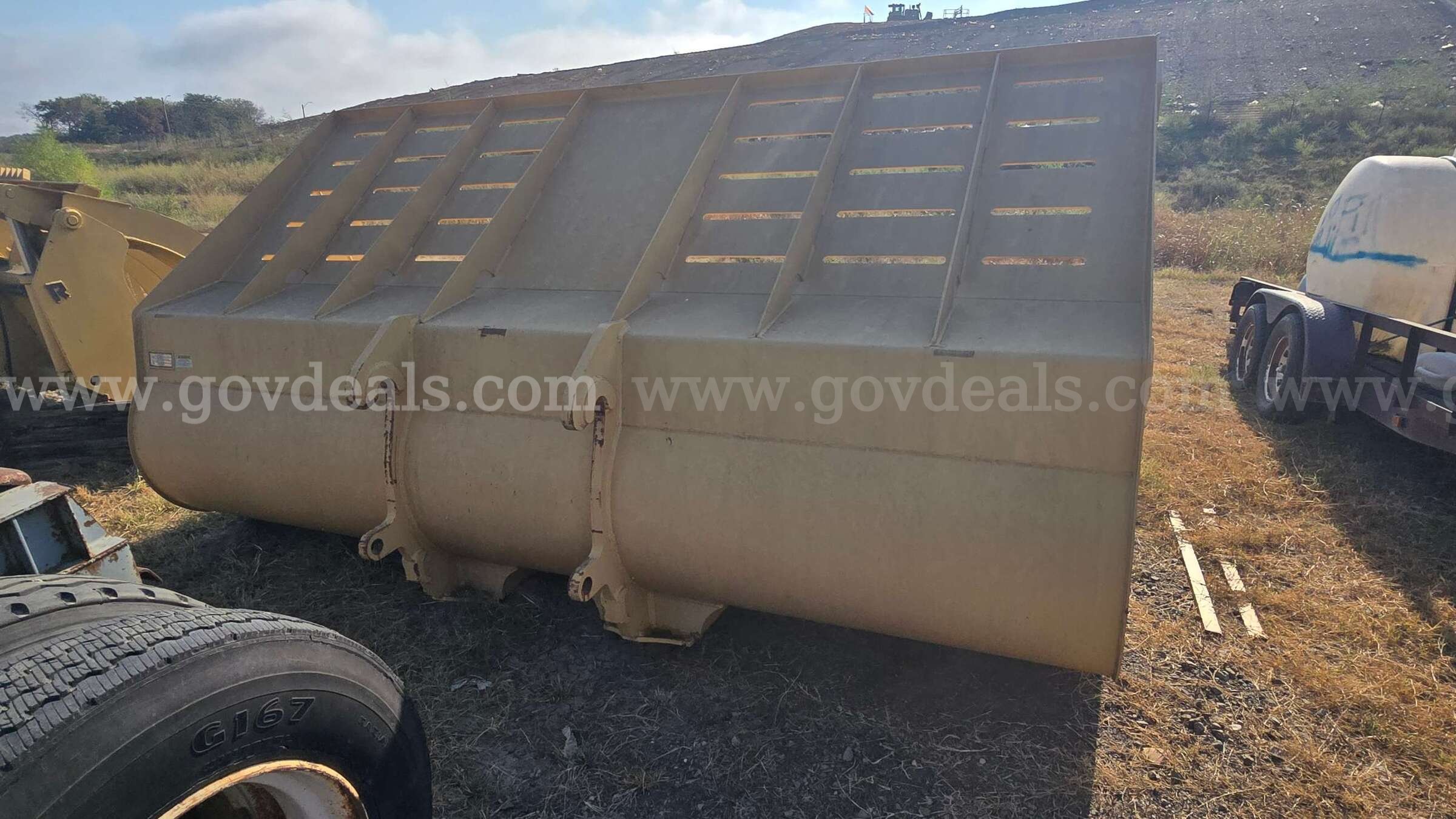 Rockland Bucket Rockland WC 644K Government Surplus Auction - Photo #4