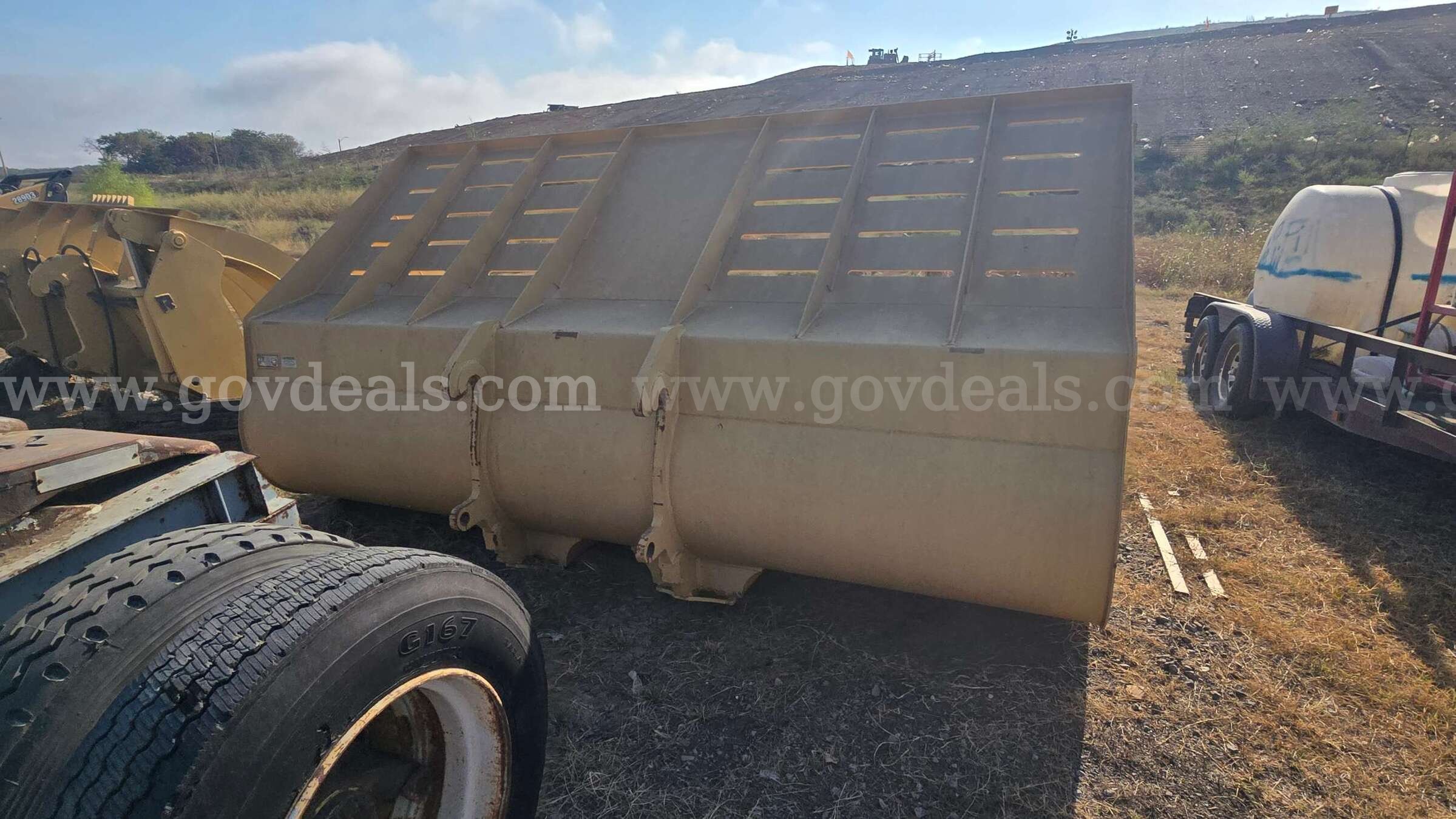 Rockland Bucket Rockland WC 644K Government Surplus Auction - Photo #5