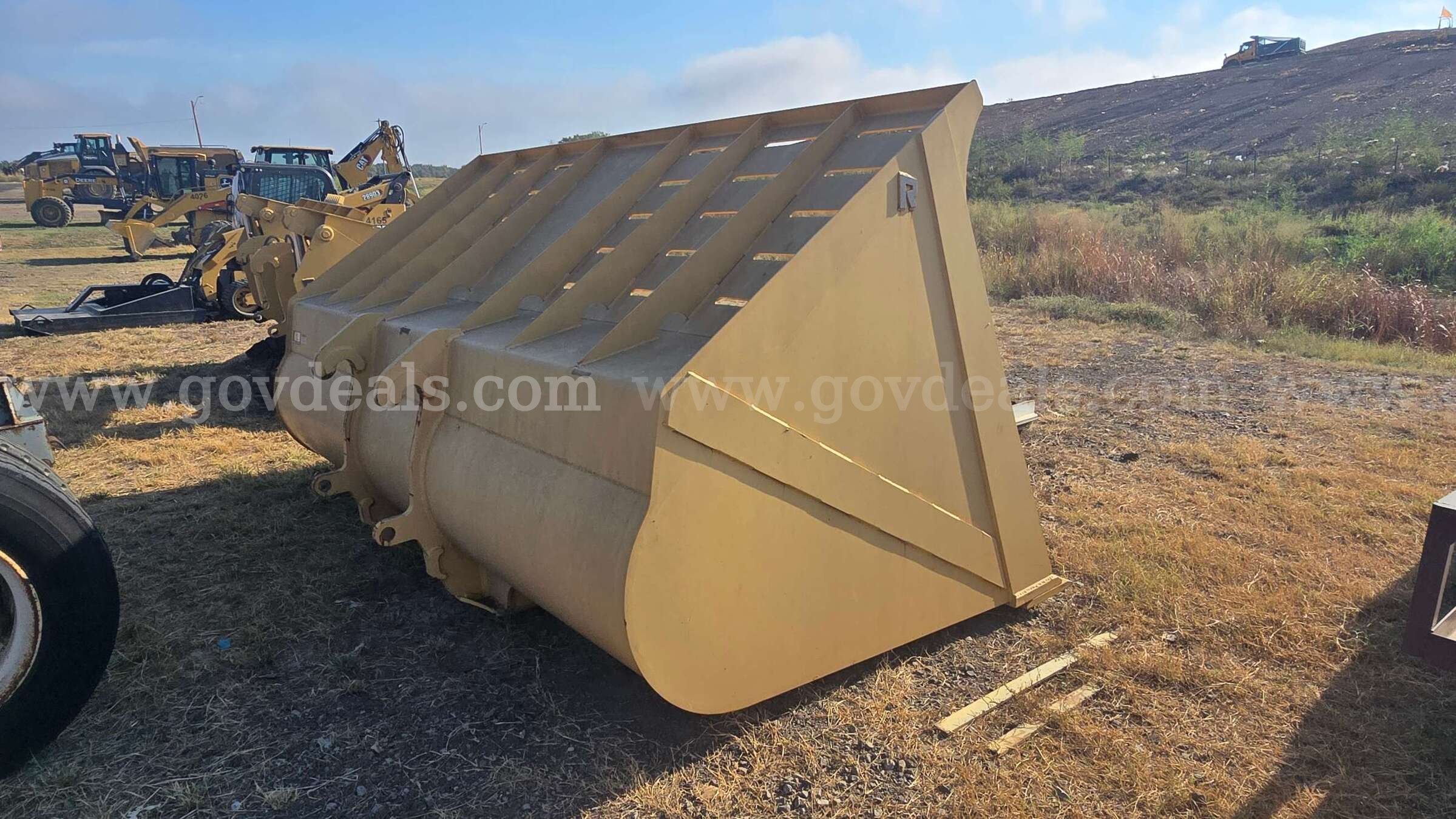 Rockland Bucket Rockland WC 644K Government Surplus Auction - Photo #6