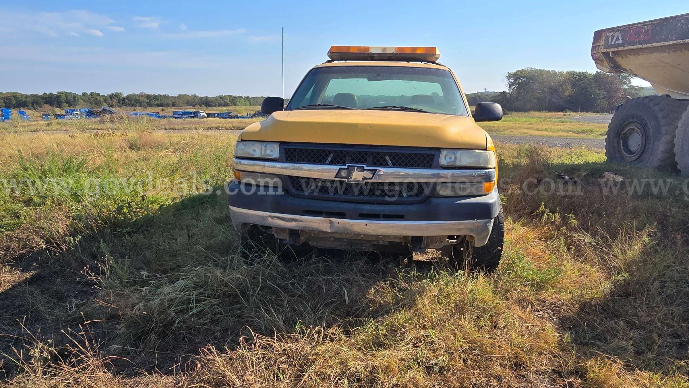 2001 Chevrolet Silverado 2500HD Chevrolet Silverado 2500HD Government Surplus Auction - Photo #2