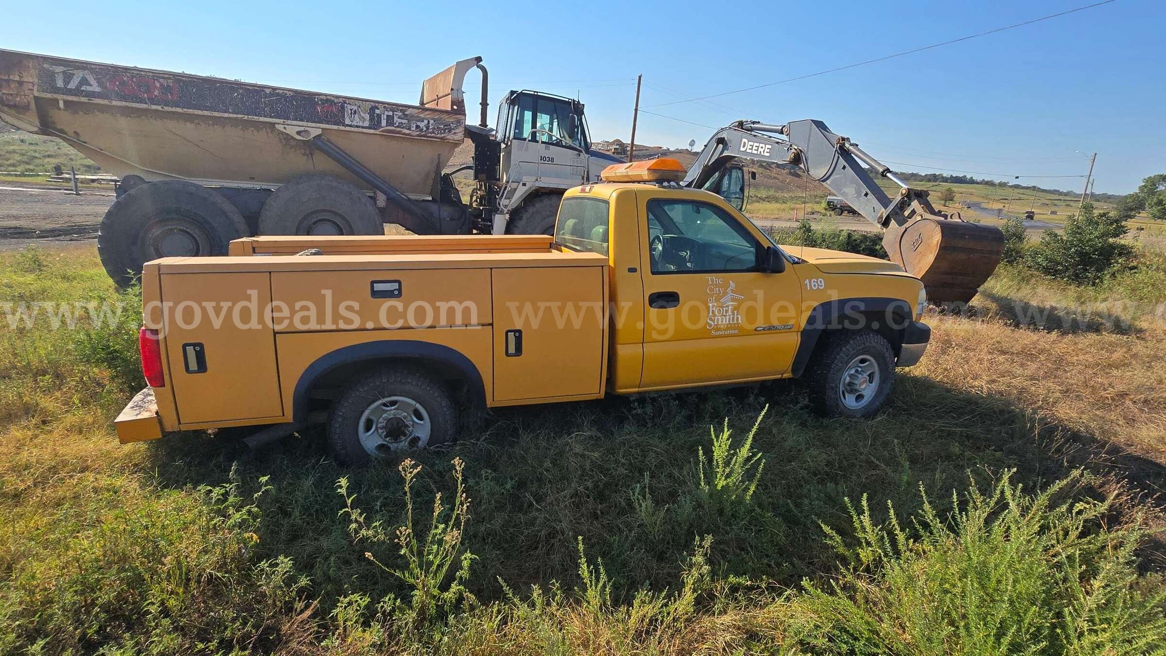 2001 Chevrolet Silverado 2500HD Chevrolet Silverado 2500HD Government Surplus Auction - Photo #4