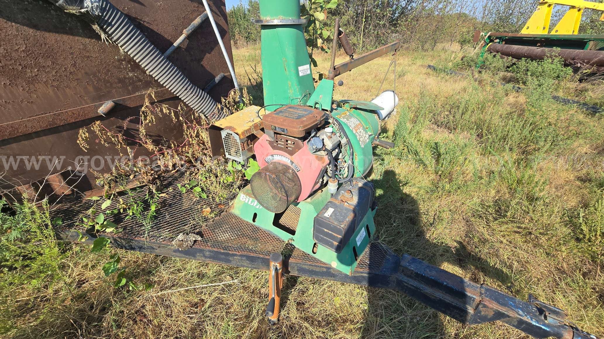 Billy Goat Commercial-Duty Leaf & Debris Vacuum Billy Goat  Government Surplus Auction - Photo #2