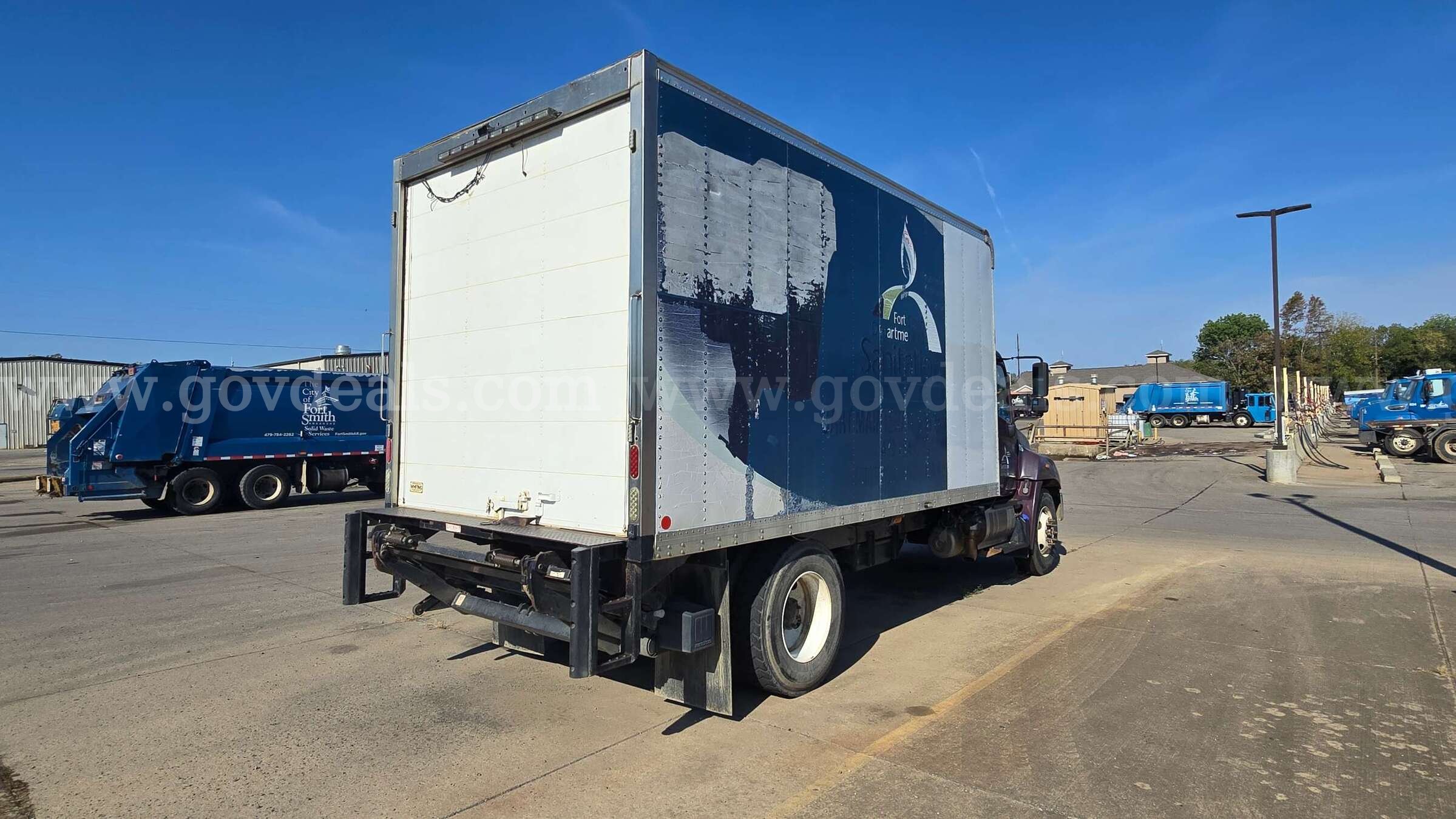 2015 Hino 268 Box Truck – New Roof Hino 268 Government Surplus Auction - Photo #5
