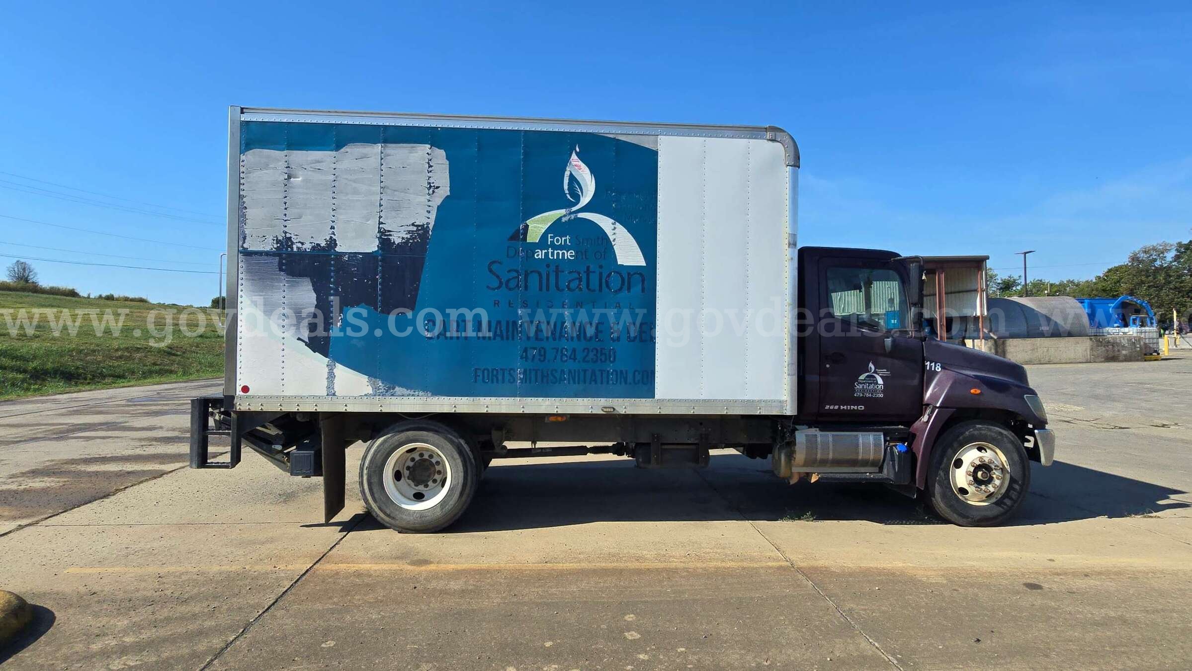 2015 Hino 268 Box Truck – New Roof Hino 268 Government Surplus Auction - Photo #6